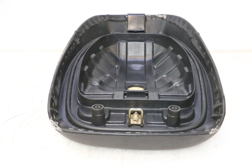 photo de SELLE AVANT KYMCO AGILITY PREMIUM 50 (2007 - 2010) - Zoom composants