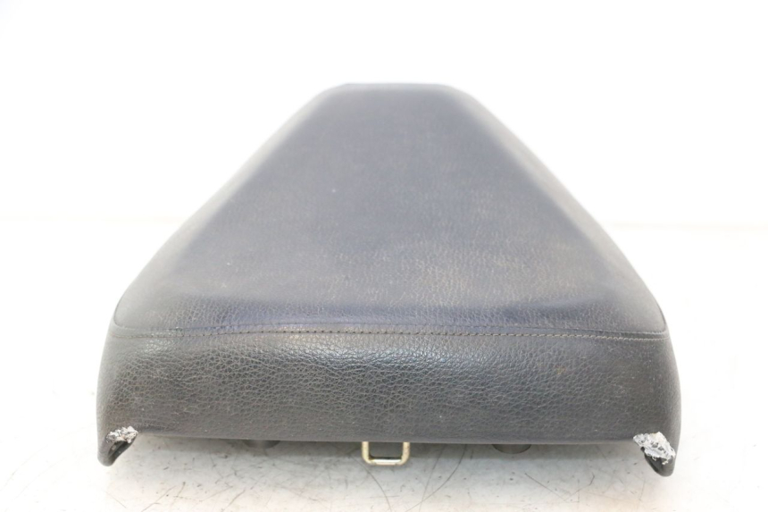 photo de SELLE AVANT KYMCO AGILITY PREMIUM 50 (2007 - 2010) - Points de fixation