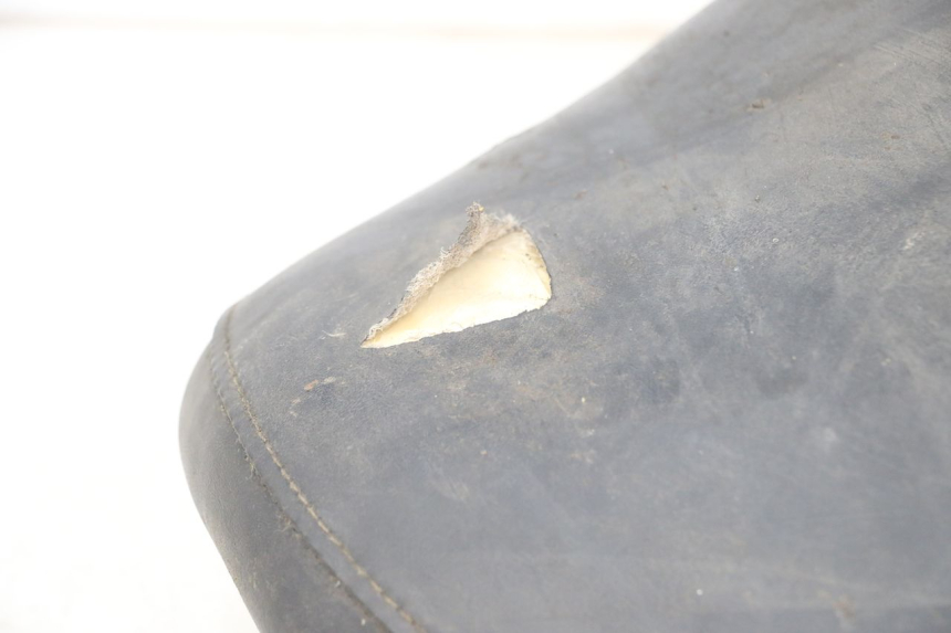 photo de SELLE AVANT HYOSUNG GV AQUILA 125 (2000 - 2004) - Marquages et références