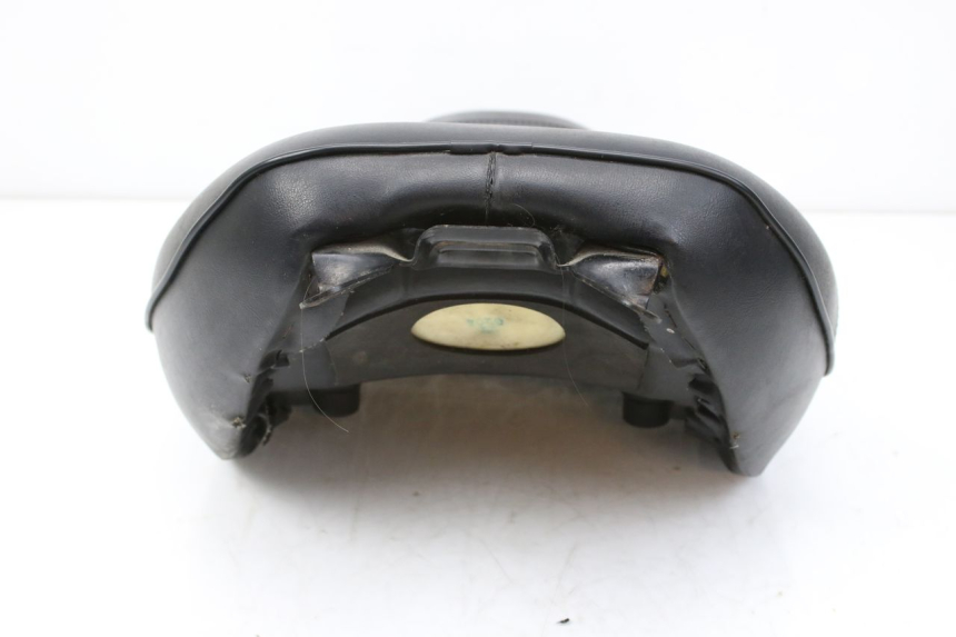 photo de SELLE AVANT SYM HUSKY 125 (1999 - 2005) - Points de fixation