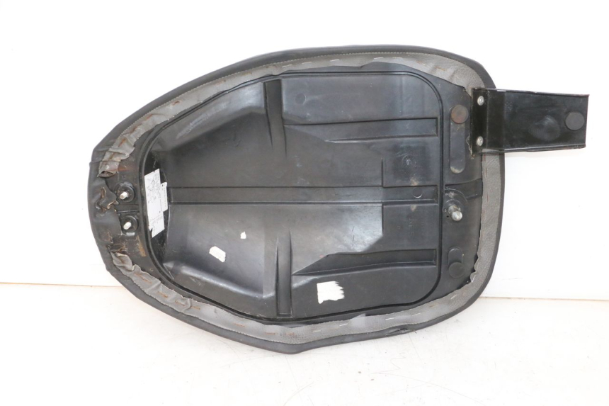 photo de SELLE AVANT YAMAHA NEOS NEO'S 4T 50 (2008 - 2016) - Gros plan technique