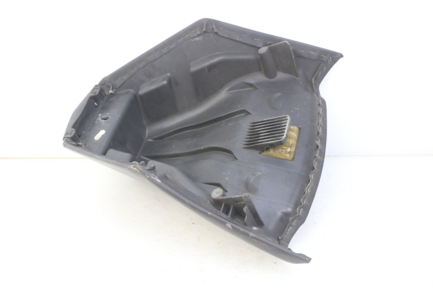 photo de SELLE AVANT PEUGEOT SATELIS 125 (2006 - 2009) - Détail de la pièce