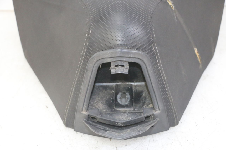 photo de SELLE AVANT PEUGEOT SATELIS 125 (2013 - 2018)