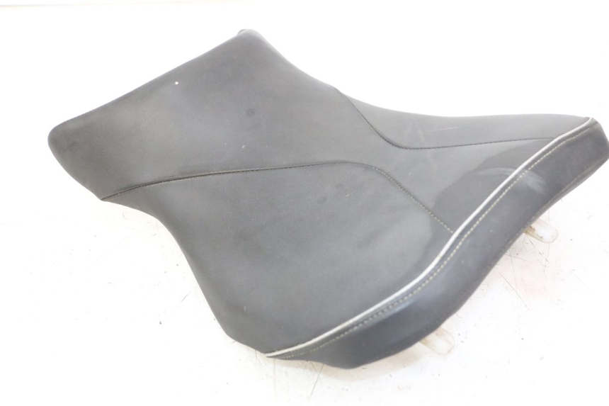 photo de SELLE AVANT SUZUKI GSR 750 (2011 - 2017)