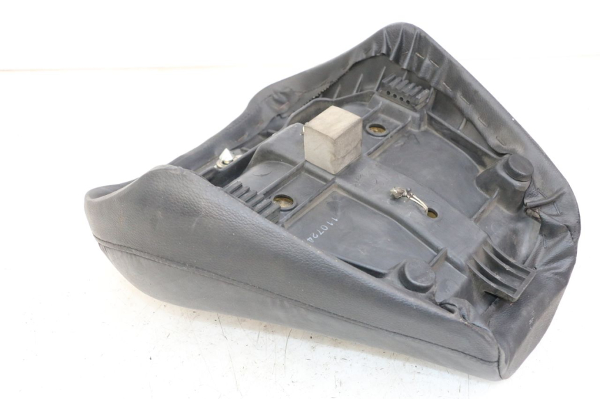 photo de SELLE AVANT SUZUKI GZ MARAUDER 125 (1998 - 2004)