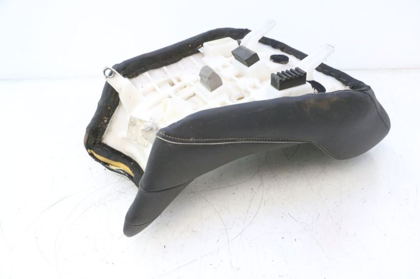 photo de SELLE AVANT SUZUKI SV S 650 (2003 - 2009) - Zoom état d’usage
