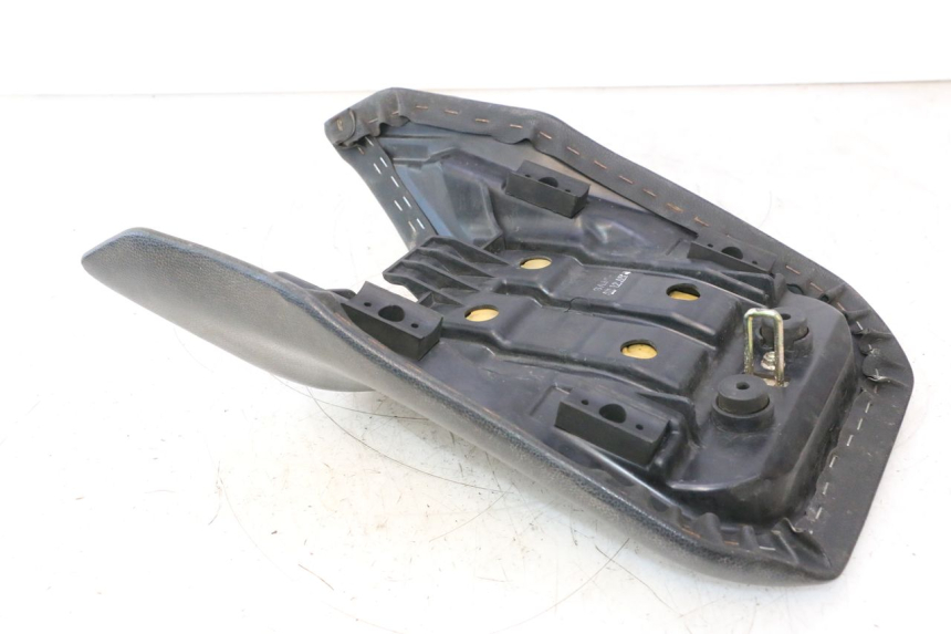 photo de SELLE AVANT DAELIM VJ ROADWIN 125 (2004 - 2007) - Marquages et références