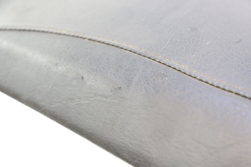 photo de SELLE AVANT YAMAHA YP MAJESTY 125 (1998 - 2001) - Zoom état d’usage
