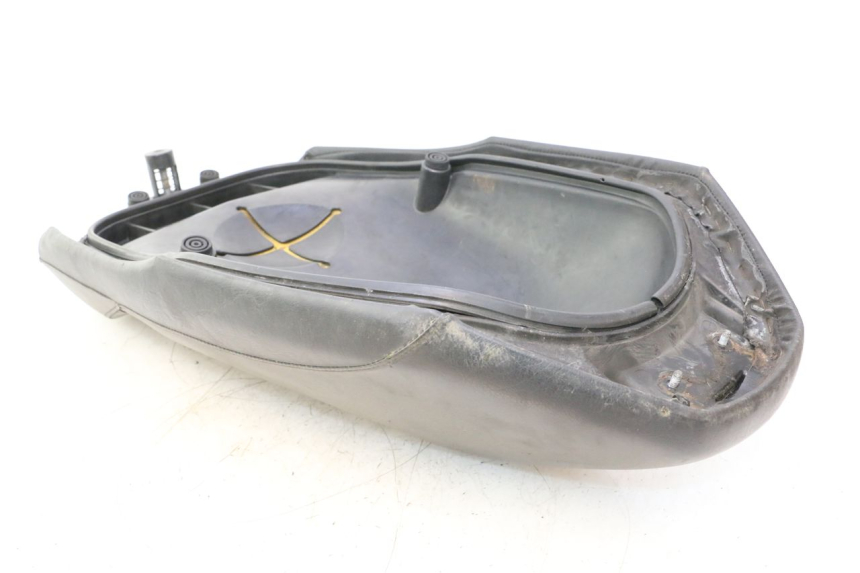 photo de SELLE AVANT YAMAHA YP MAJESTY 125 (1998 - 2001) - Marquages et références