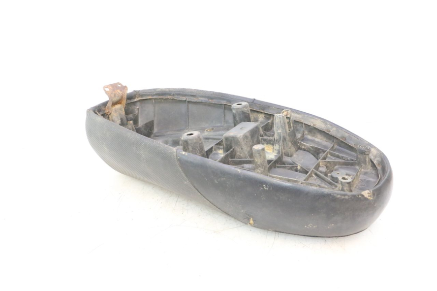 photo de SELLE MBK BOOSTER SPIRIT 50 (1999 - 2003) - Points de fixation