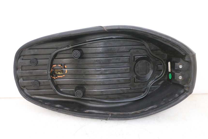 photo de SELLE MBK BOOSTER SPIRIT NAKED 50 (2004 - 2017) - Photo complémentaire