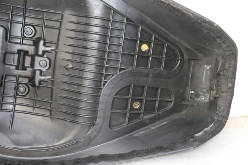 photo de SELLE SUZUKI BURGMAN 125 (2007 - 2014)