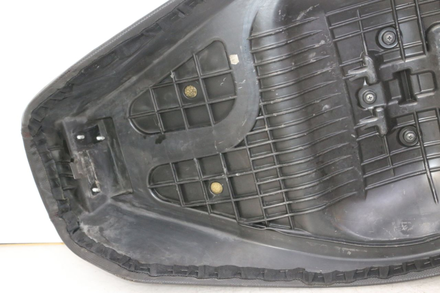 photo de SELLE SUZUKI BURGMAN 125 (2007 - 2014)