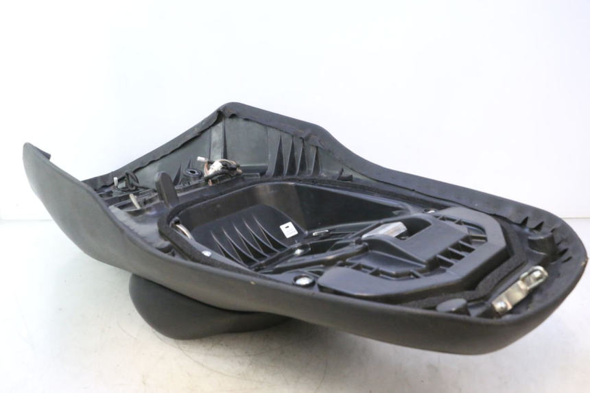 photo de SELLE SUZUKI BURGMAN EXECUTIVE ABS 650 (2006 - 2012) - Angle alternatif