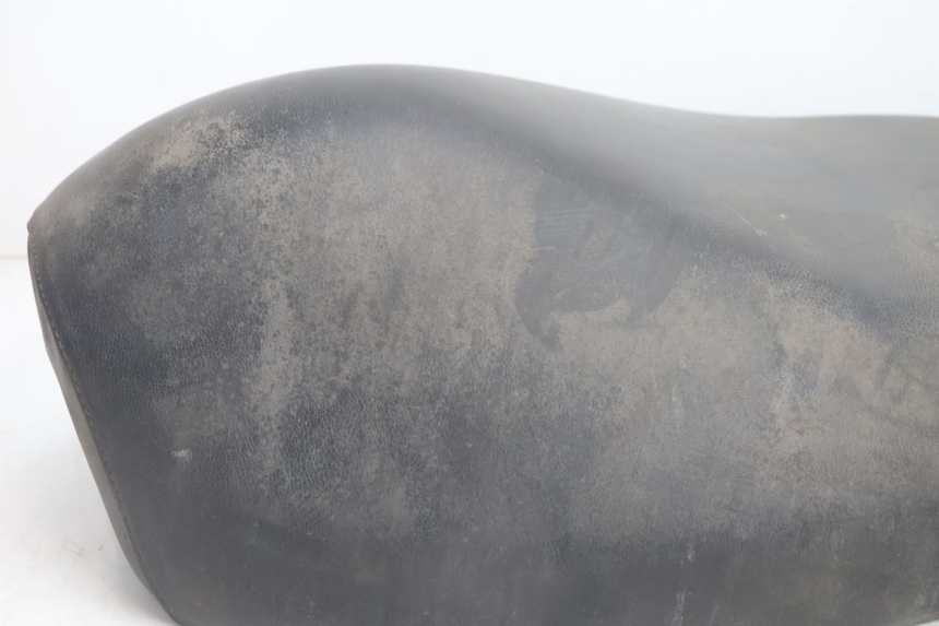 photo de SELLE PEUGEOT BUXY 50 (1993 - 1998) - État de surface