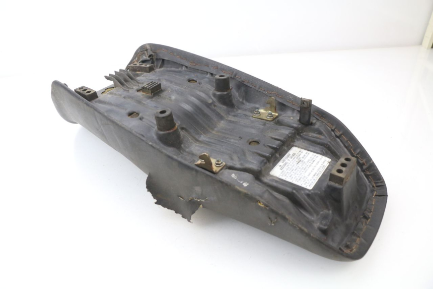 photo de SELLE HONDA CG 125 (1996 - 1998) - Gros plan technique