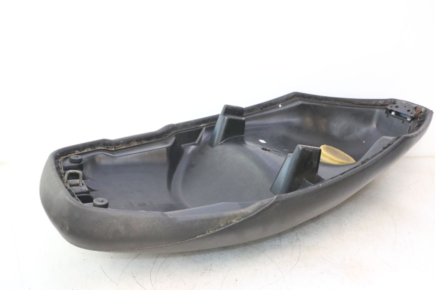 photo de SELLE PEUGEOT CITYSTAR 125 (2011 - 2017) - Gros plan technique