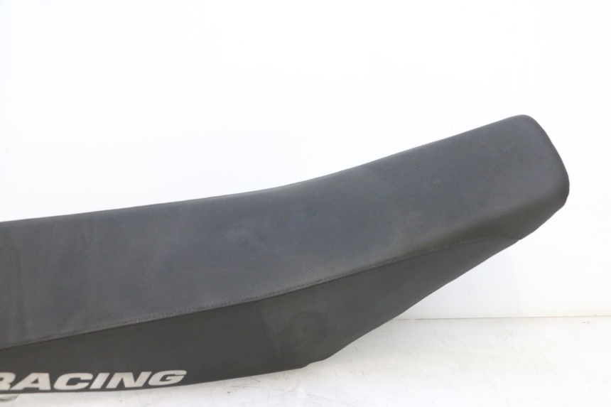 photo de SELLE HM HONDA CRM DERAPAGE RR 50 (2006 - 2017) - Vue rapprochée