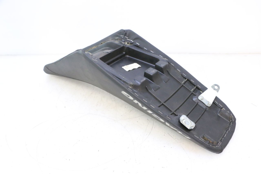 photo de SELLE HM HONDA CRM DERAPAGE RR 50 (2006 - 2017) - Points de fixation