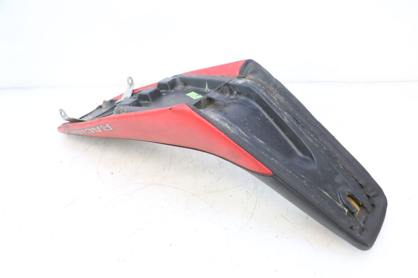 photo de SELLE HM HONDA DERAPAGE 50 (2007 - 2009) - Gros plan technique