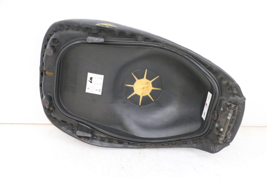 photo de SELLE PEUGEOT DJANGO 4T 50 (2014 - 2019) - État de surface