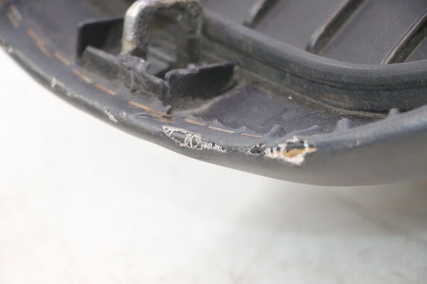 photo de SELLE HONDA FES PANTHEON 2T 125 (1998 - 2002) - Détails caractéristiques