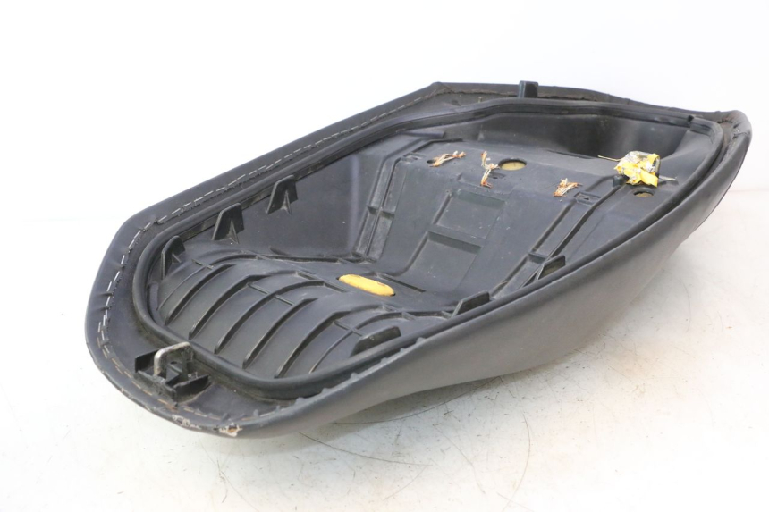 photo de SELLE HONDA FES PANTHEON 2T 125 (1998 - 2002) - Zoom composants