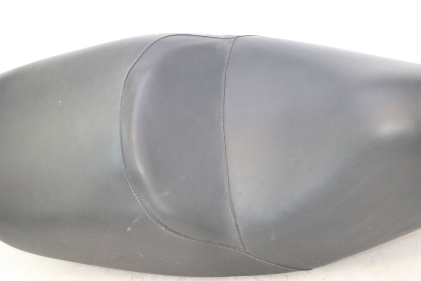 photo de SELLE HONDA FES PANTHEON 2T 125 (1998 - 2002) - Aperçu profil