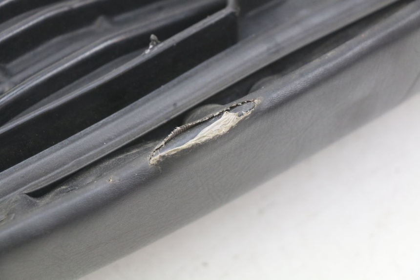 photo de SELLE HONDA FES PANTHEON 125 (2003 - 2007) - Détails caractéristiques