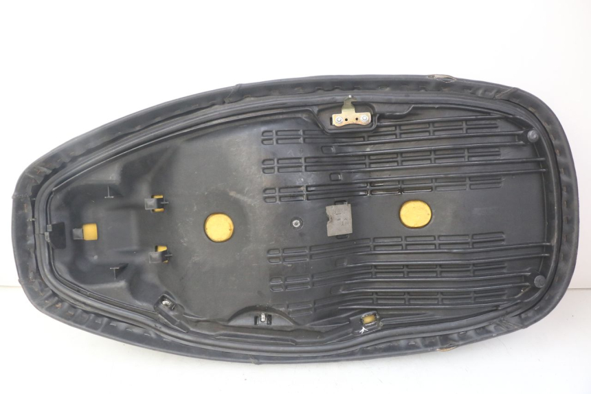 photo de SELLE HONDA FES PANTHEON 125 (2003 - 2007) - Zoom qualité