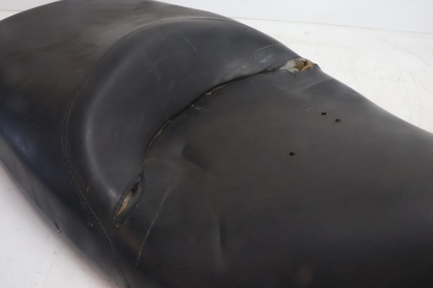 photo de SELLE HONDA FES PANTHEON 125 (2003 - 2007) - Détail de la pièce