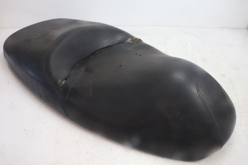 photo de SELLE HONDA FES PANTHEON 125 (2003 - 2007) - Détails caractéristiques