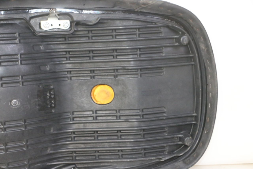 photo de SELLE HONDA FES S-WING SWING ABS 125 (2007 - 2015)