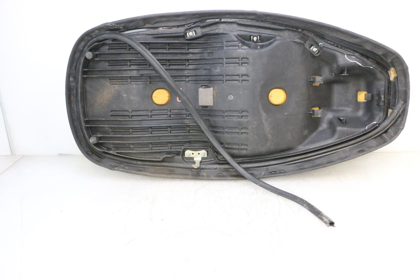 photo de SELLE HONDA FES S-WING SWING ABS 125 (2007 - 2015) - Angle alternatif