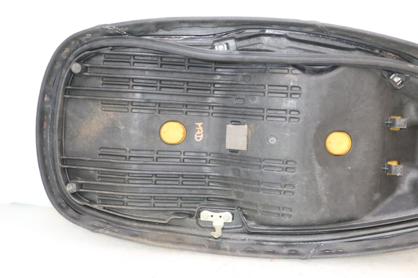 photo de SELLE HONDA FES S-WING SWING ABS 125 (2007 - 2015) - Zoom qualité