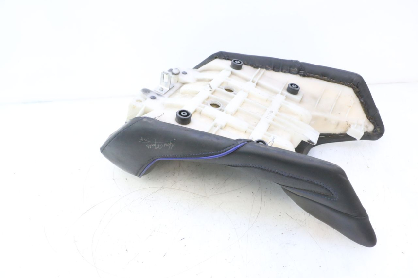 photo de SELLE YAMAHA FJR 1300 (2001 - 2005) - Zoom composants