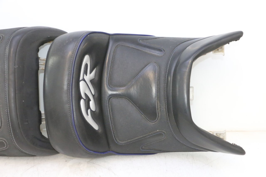 photo de SELLE YAMAHA FJR 1300 (2001 - 2005) - Points de fixation