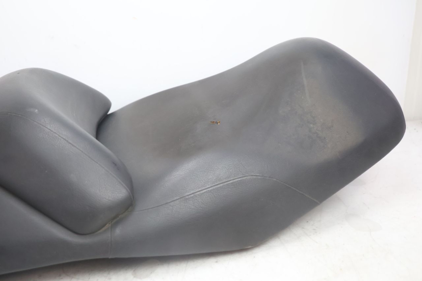 photo de SELLE HONDA FJS SILVER WING SILVERWING 400 (2005 - 2008) - Points de fixation