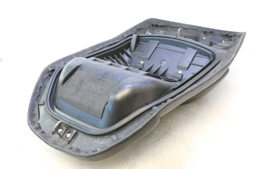 photo de SELLE HONDA FJS SILVER WING SILVERWING 400 (2005 - 2008) - Gros plan technique