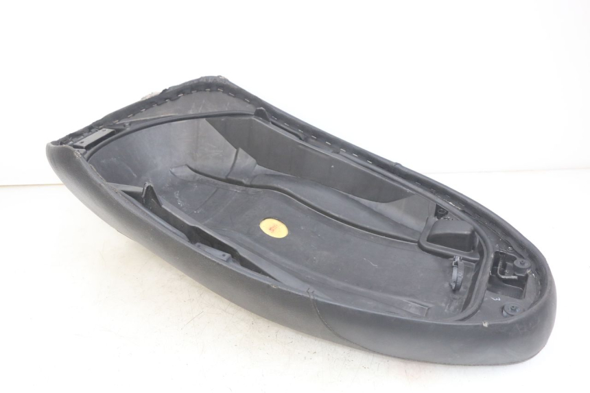 photo de SELLE PIAGGIO FLY 4T 50 (2013 - 2017)