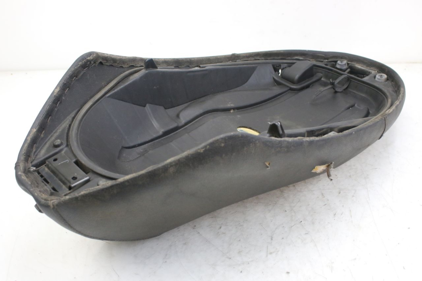 photo de SELLE PIAGGIO FLY 4T 50 (2013 - 2017)