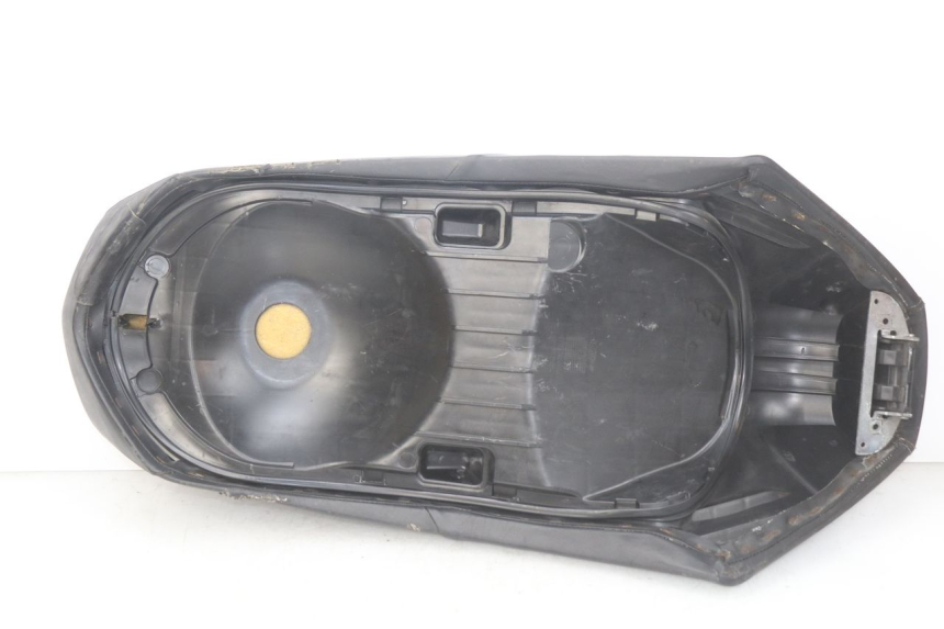 photo de SELLE PEUGEOT GEOPOLIS 400 (2007 - 2013) - Inspection visuelle