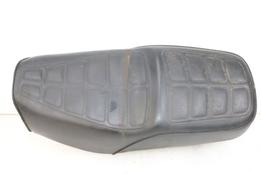 photo de SELLE SUZUKI GN 125 (1997 - 2000)
