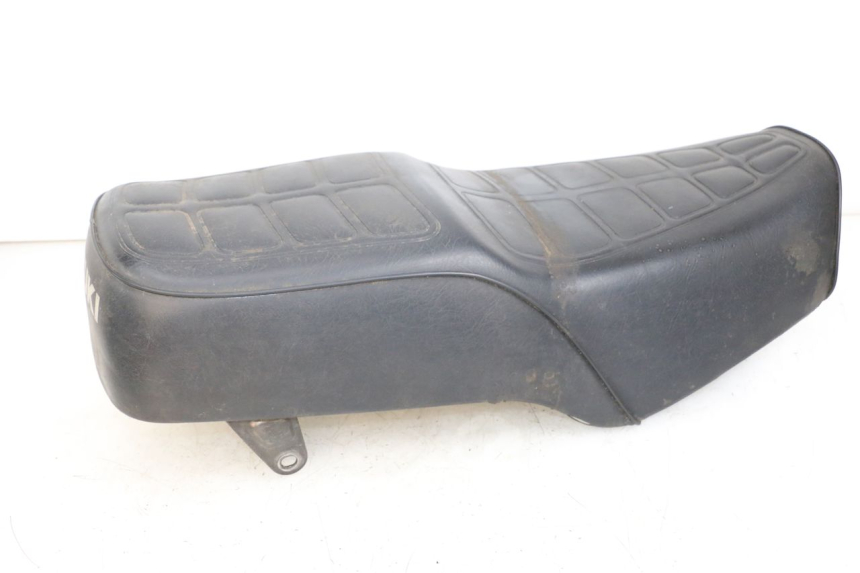 photo de SELLE SUZUKI GN 125 (1997 - 2000)