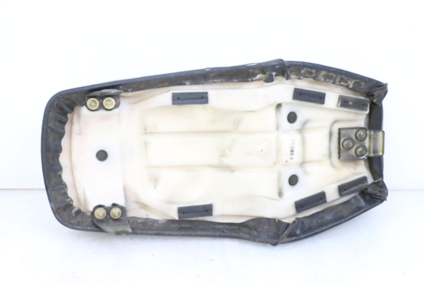 photo de SELLE SUZUKI GN 125 (1997 - 2000)