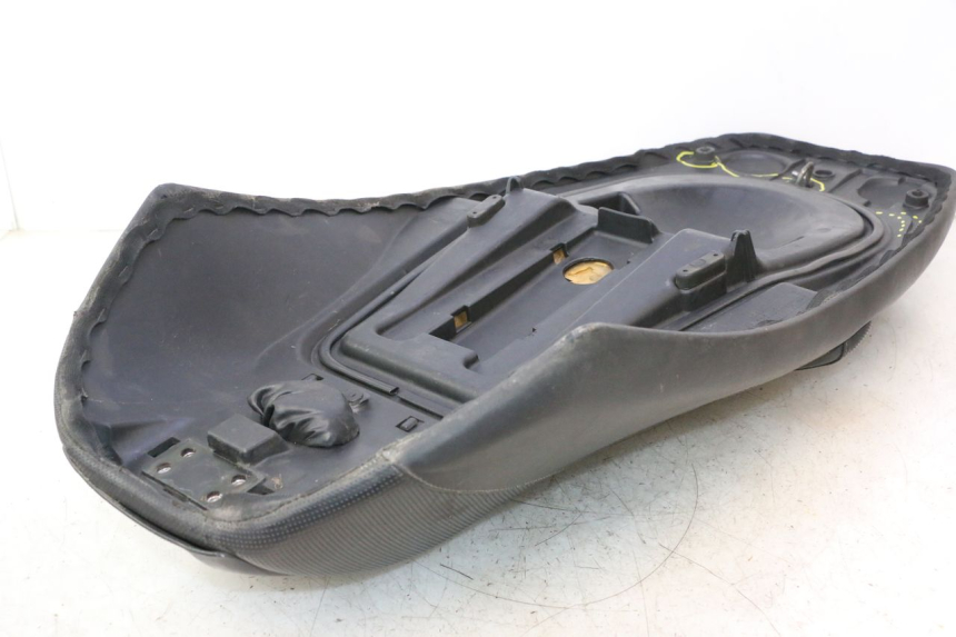 photo de SELLE GILERA GP 800 (2007 - 2013) - Inspection visuelle
