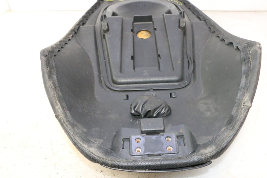 photo de SELLE GILERA GP 800 (2007 - 2013) - Focus structure