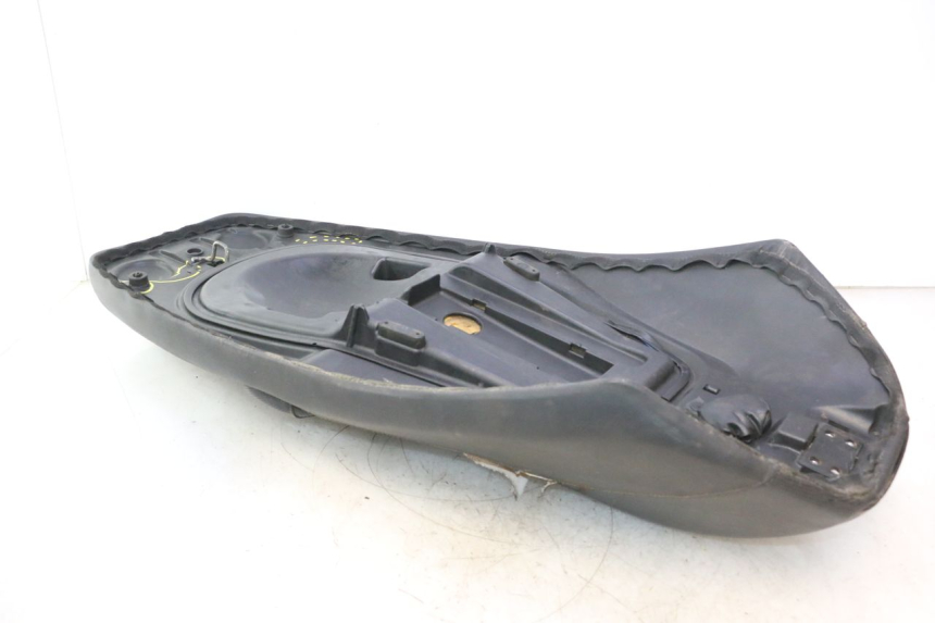 photo de SELLE GILERA GP 800 (2007 - 2013) - Angle alternatif