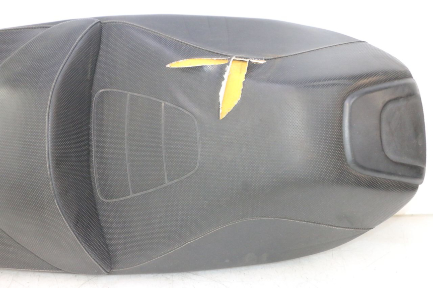 photo de SELLE GILERA GP 800 (2007 - 2013) - Autre angle de vue