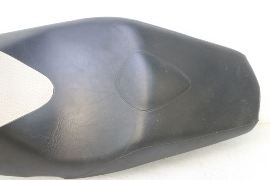 photo de SELLE SUZUKI GSR 600 (2005 - 2012) - Aperçu profil